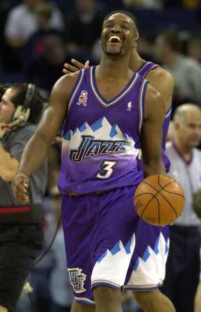 在攻防两端 在攻防两端